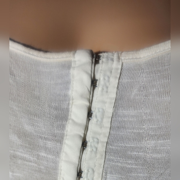 NEW NEVER WORN TOP SIZE LARGE SEE MEASUREMENTS IN PICS. - Picture 3 of 8